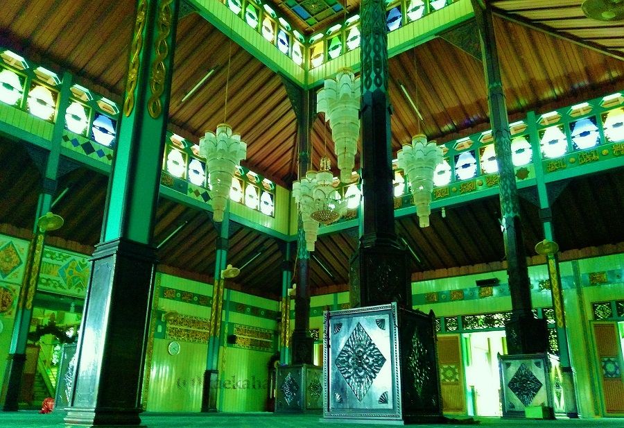 Cat Masjid Warna Hijau