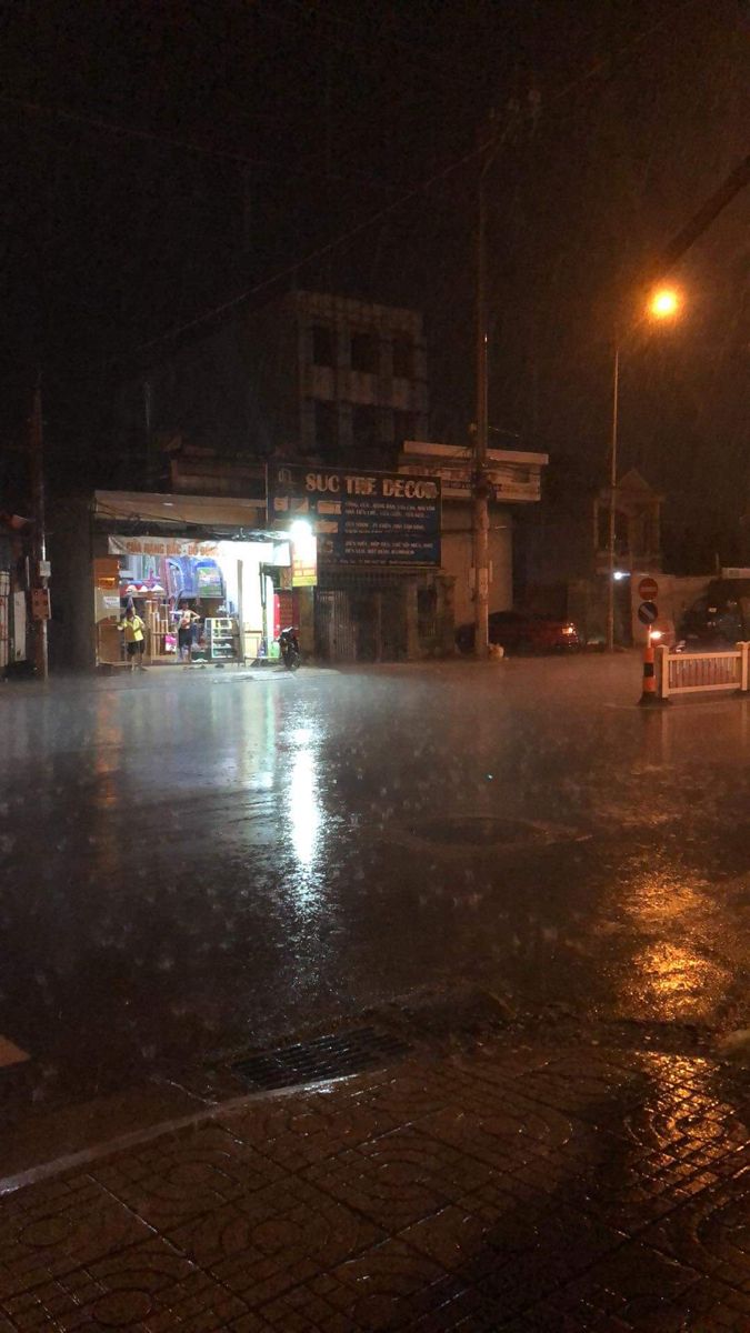 Foto Hujan Malam Hari