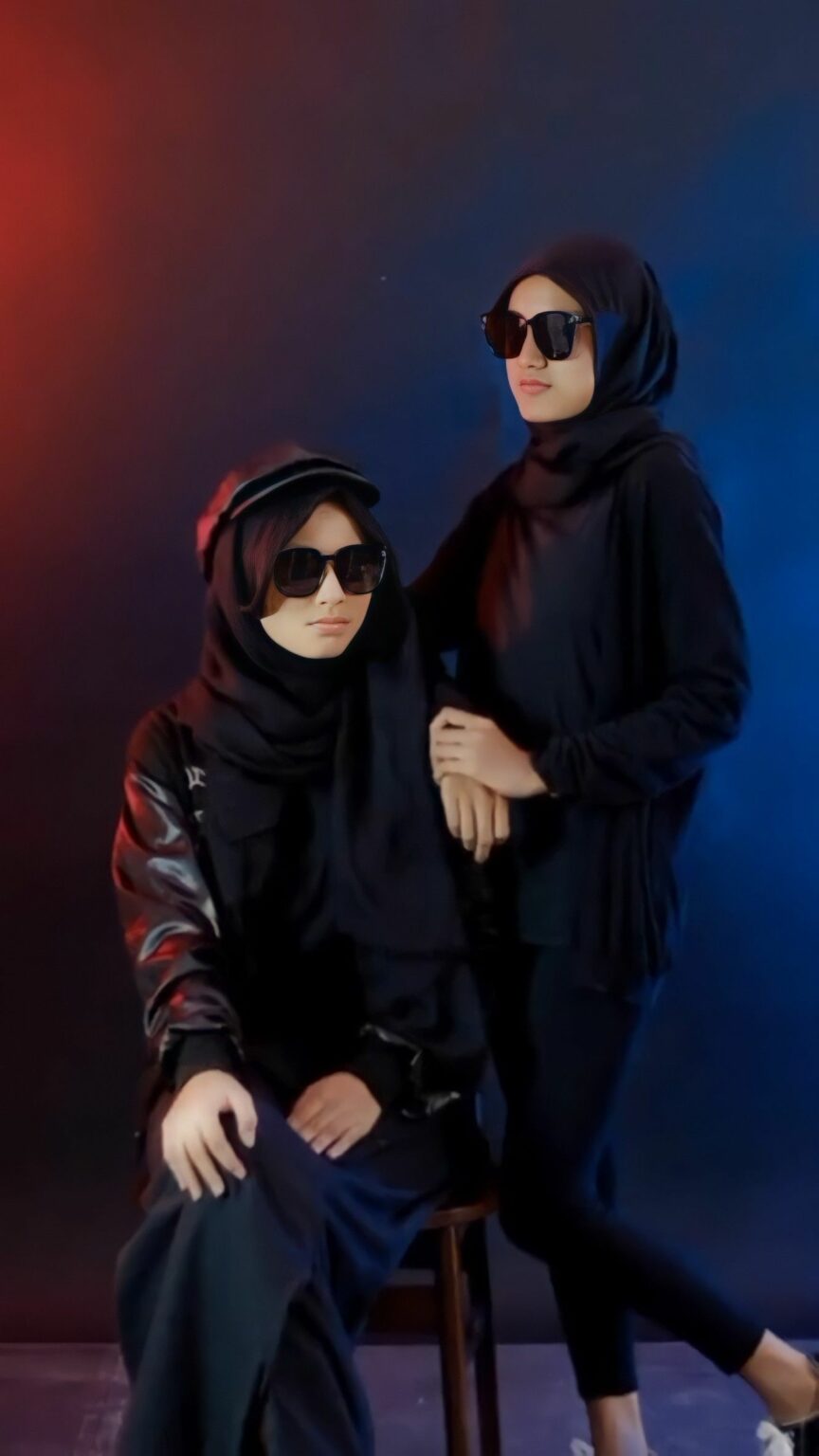 Kumpulan Gaya Foto Studio Berdua Terbagus dan Terlengkap - Blog