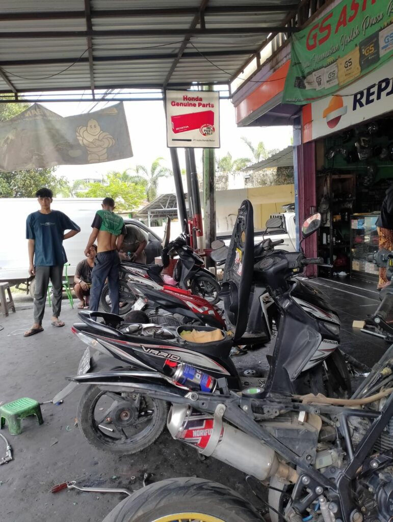 Kumpulan Foto Bengkel Motor Terbagus dan Terlengkap - Blog Pengajar Tekno