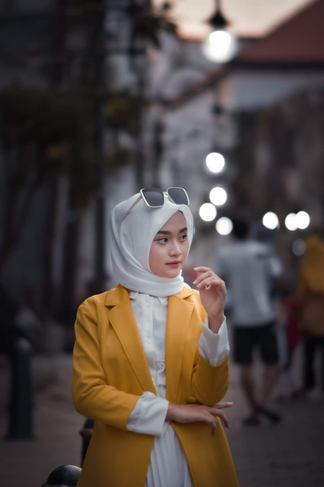 Gaya Foto Berdiri Hijab