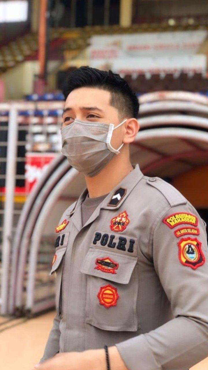 Foto Polisi Ganteng